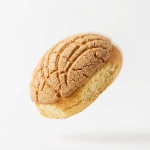 Pan dulce tradicional flotando